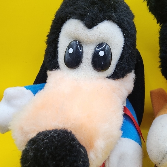 Vintage 1983 Disney Mickey's Christmas Carol Mickey Mouse & Goofy Plush Toys - Picture 3 of 8